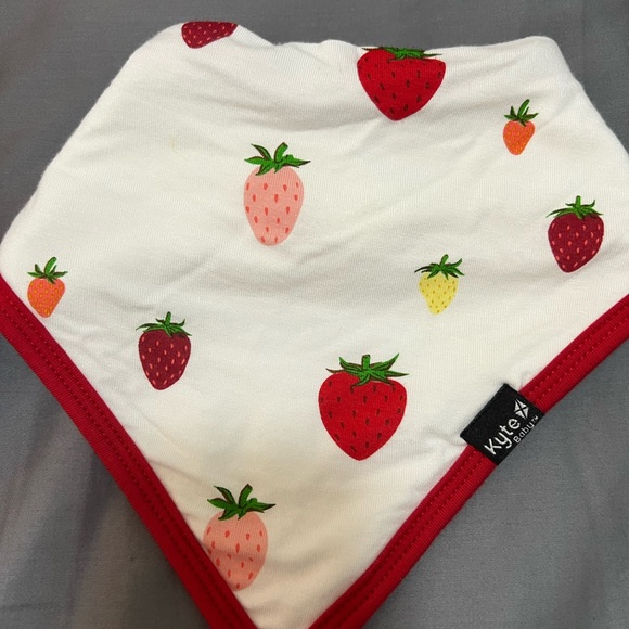 Kyte Baby, Bib, Taro & Strawberry - Picture 3 of 3